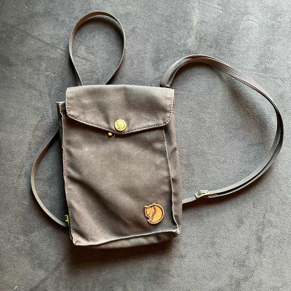 Fjällräven crossbody pouch bag